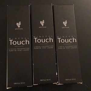 Younique Mineral Touch Foundation